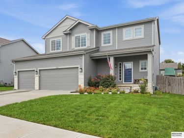 2016 Hummingbird Drive Drive, Bellevue, NE 68123