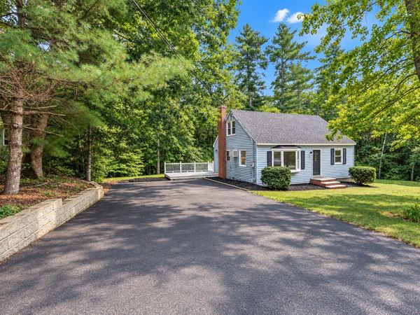 14 Richard Court, Raymond, NH 03077