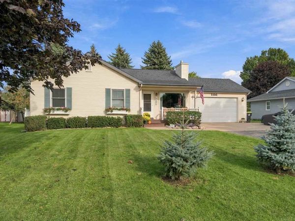 1102 Charlo Street, Charlevoix, MI 49720