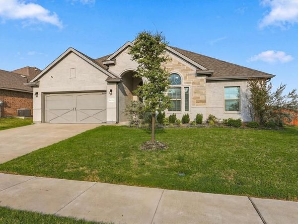 5622 Log Cabin Court , Midlothian, TX 76065