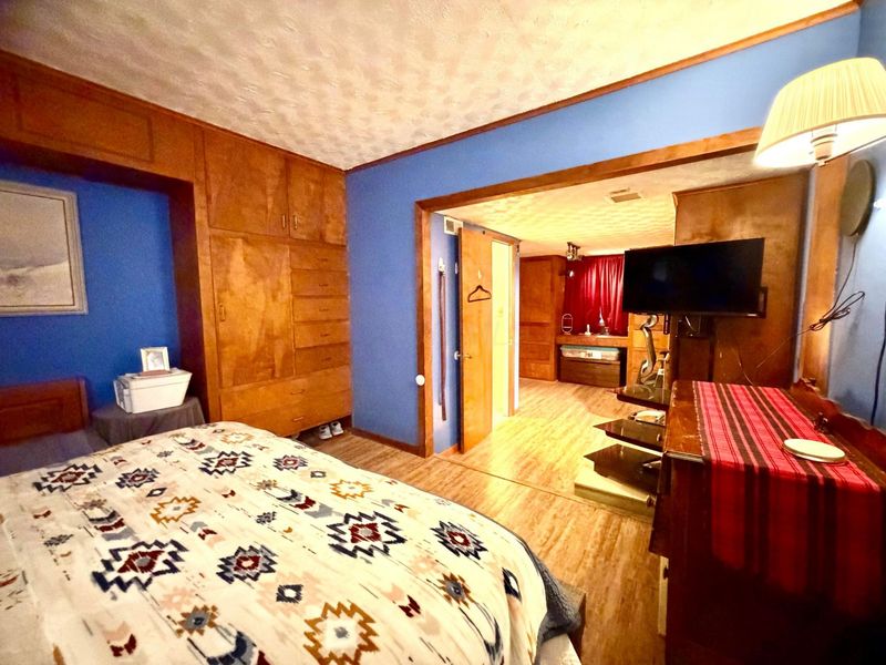 1054 S James Road, Columbus, OH 43227 Photo 14