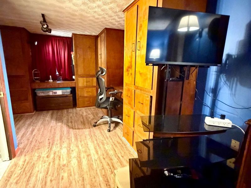 1054 S James Road, Columbus, OH 43227 Photo 15
