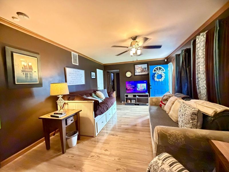 1054 S James Road, Columbus, OH 43227 Photo 7