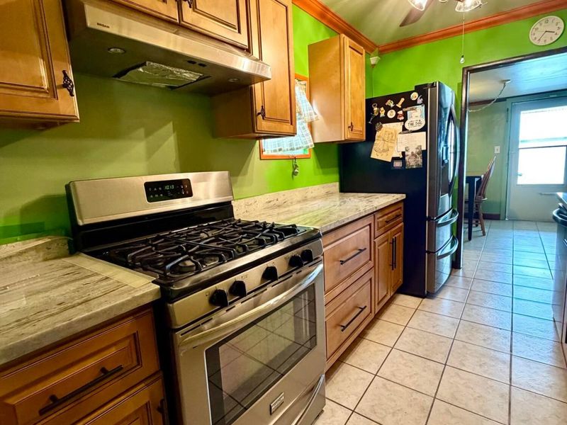 1054 S James Road, Columbus, OH 43227 Photo 9