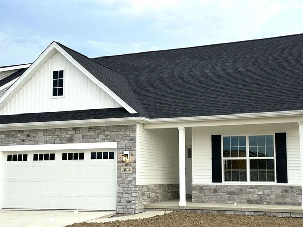 1004 Pine Ridge Drive , Perrysburg, OH 43551