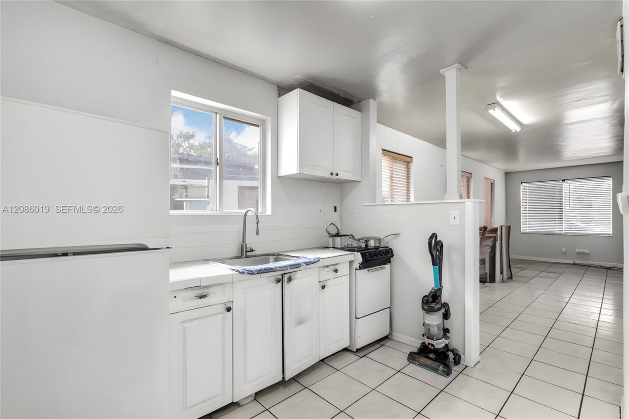 8141 NW 5th Ct, Miami, FL 33150 Photo