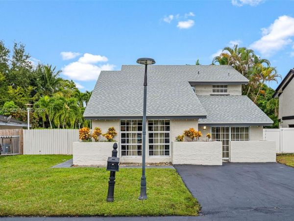 8351 SW 39th Ct , Davie, FL 33328