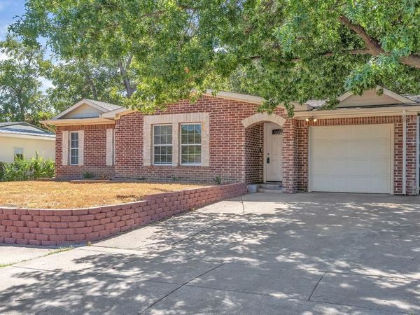 1314 E Lovers Lane, Arlington, TX 76010