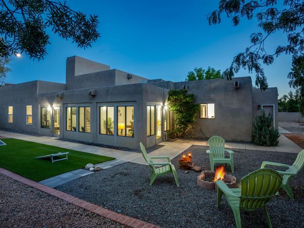 6425 Guadalupe Place NW, Los Ranchos, NM 87107