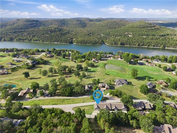 3 Oak Point Drive , Holiday Island, AR 72631