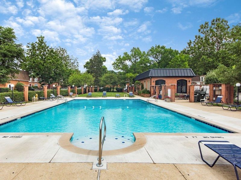 2815 Chateau Circle S, Unit 38, Columbus, OH 43221 Photo 23