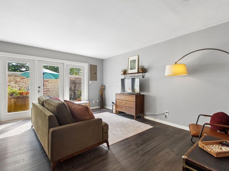 2815 Chateau Circle S, Unit 38, Columbus, OH 43221 Photo 8