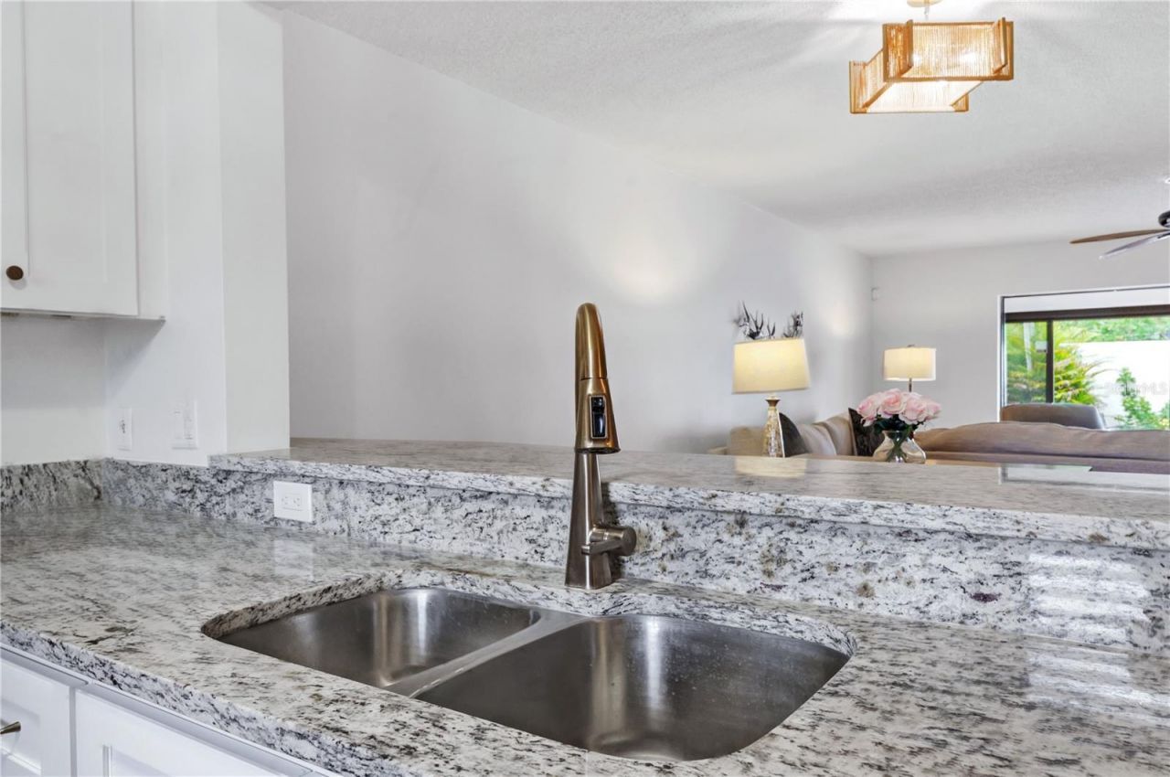 597 Lakeside Drive , Unit 205, Bradenton, FL 34210 Photo