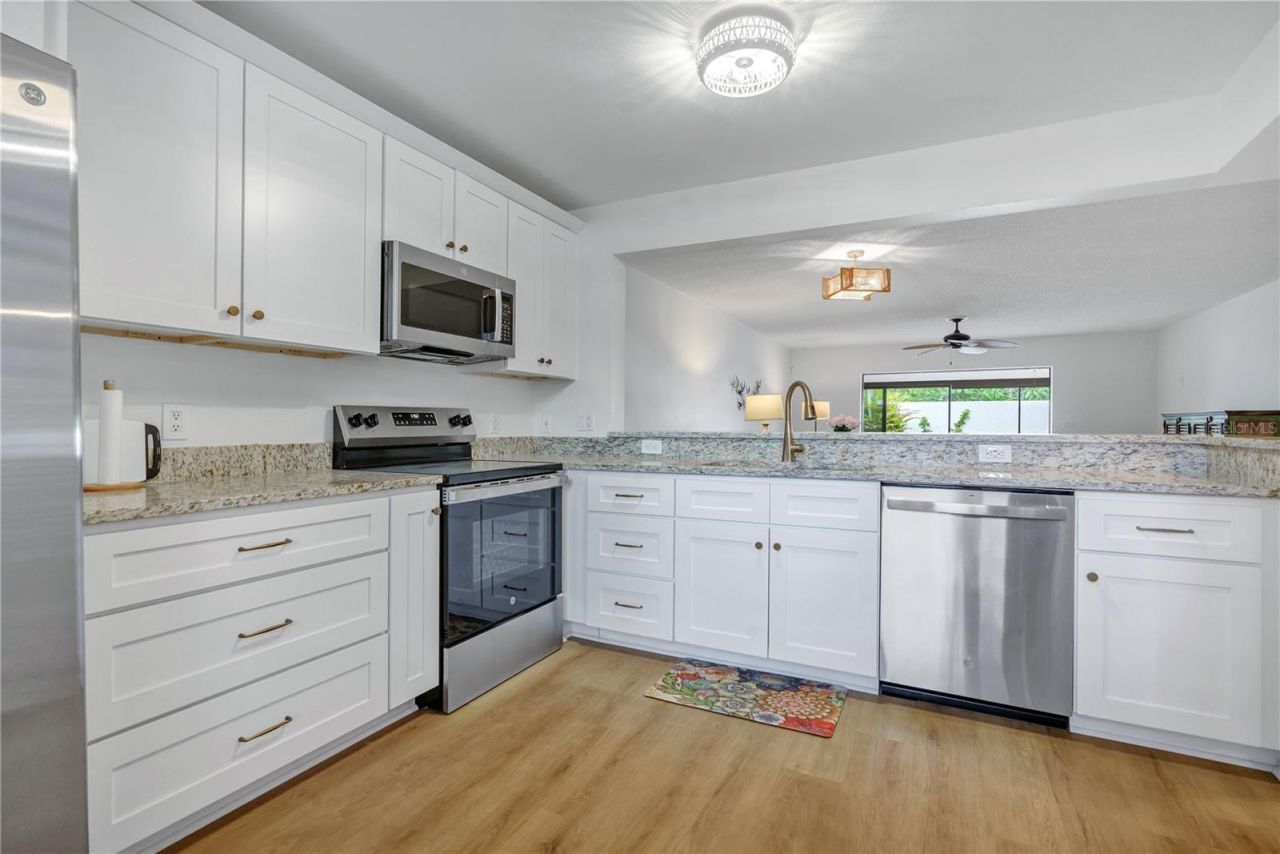 597 Lakeside Drive , Unit 205, Bradenton, FL 34210 Photo
