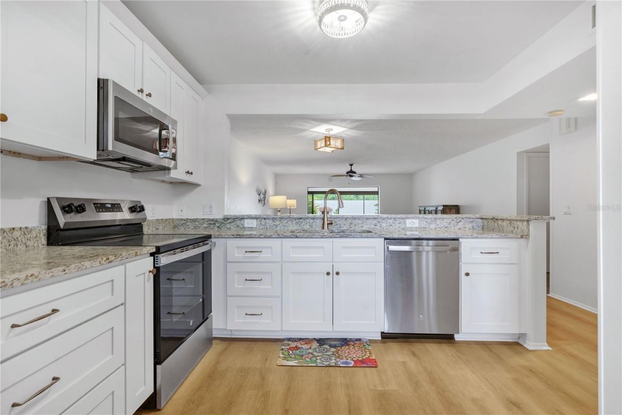 597 Lakeside Drive, Unit 205, Bradenton, FL 34210 Photo