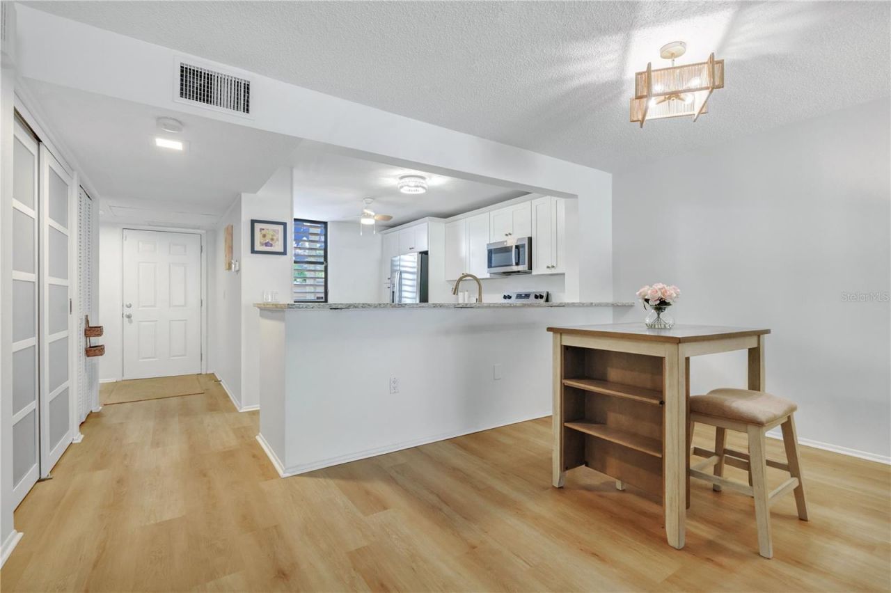 597 Lakeside Drive , Unit 205, Bradenton, FL 34210 Photo
