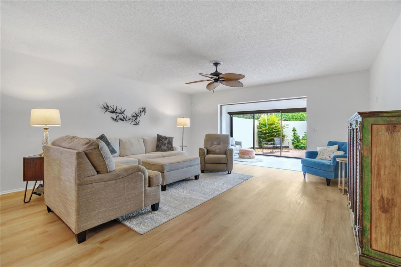 597 Lakeside Drive , Unit 205, Bradenton, FL 34210 Photo
