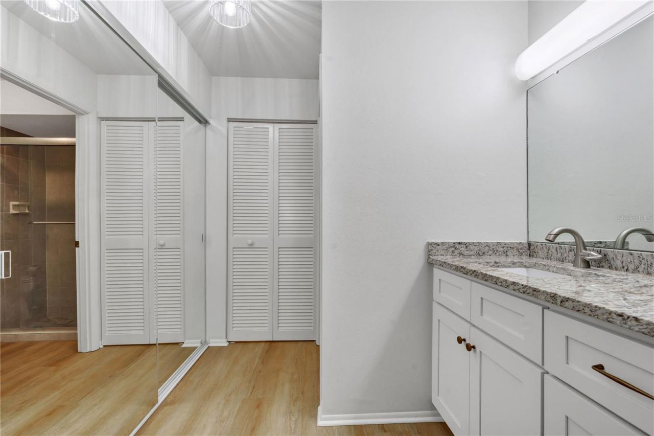 597 Lakeside Drive, Unit 205, Bradenton, FL 34210 Photo