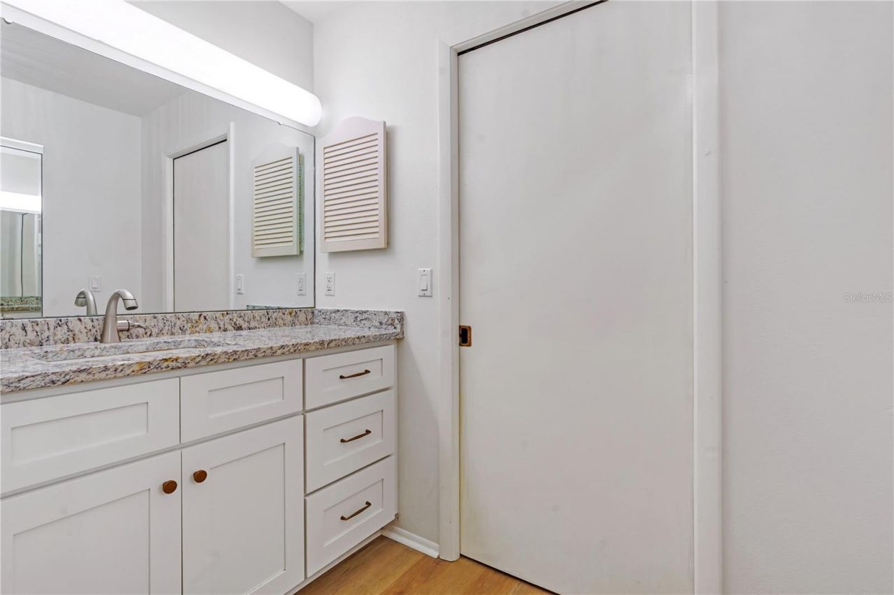 597 Lakeside Drive , Unit 205, Bradenton, FL 34210 Photo