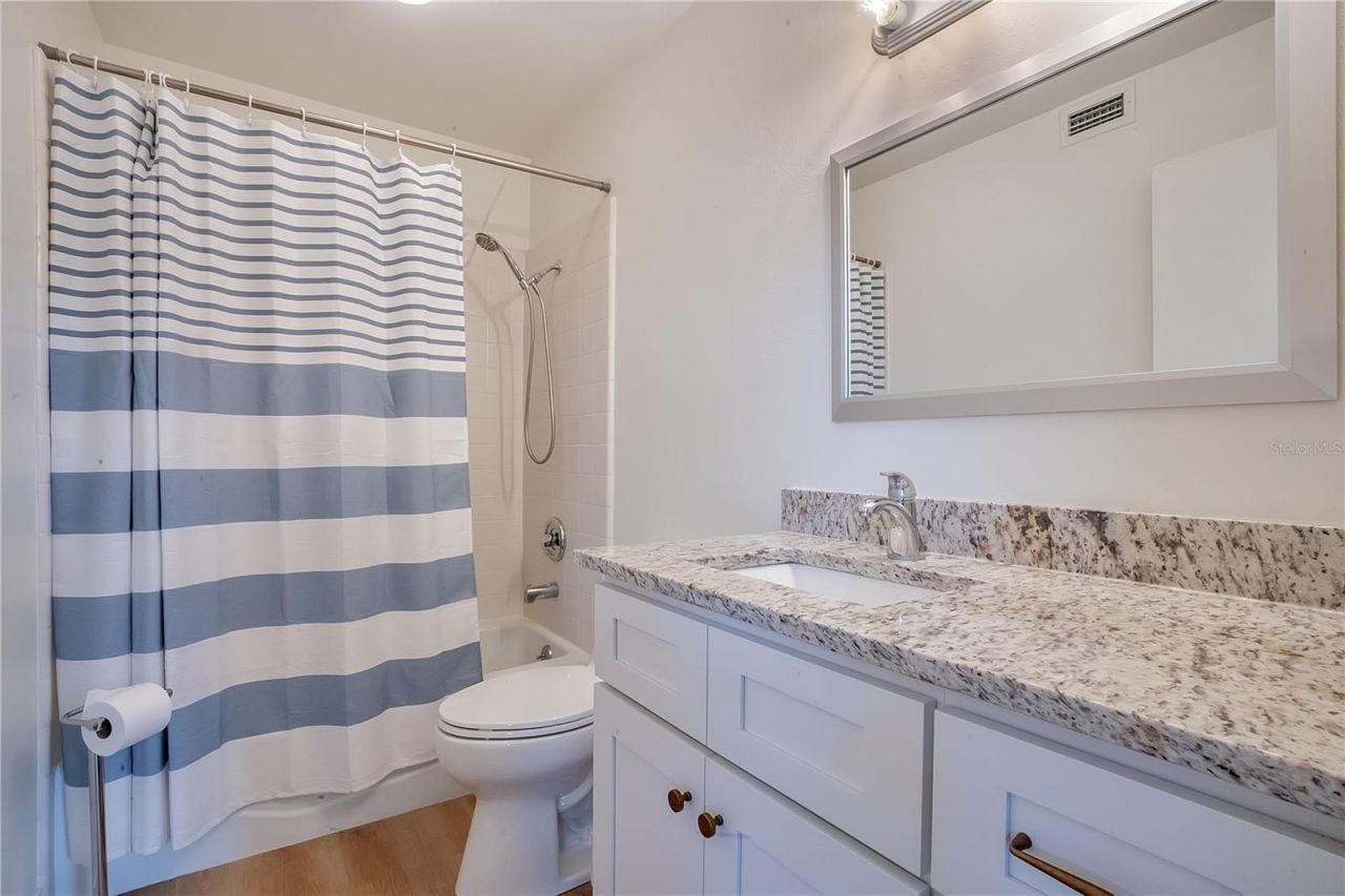 597 Lakeside Drive , Unit 205, Bradenton, FL 34210 Photo