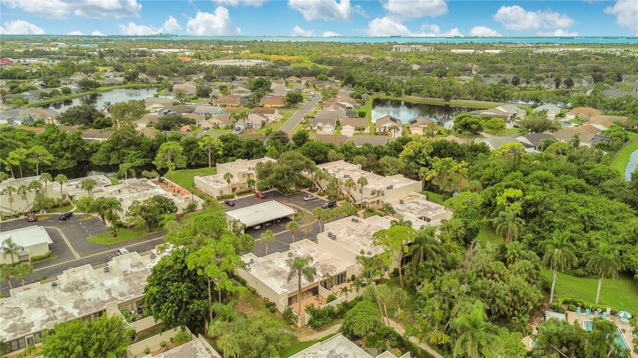 597 Lakeside Drive , Unit 205, Bradenton, FL 34210 Photo
