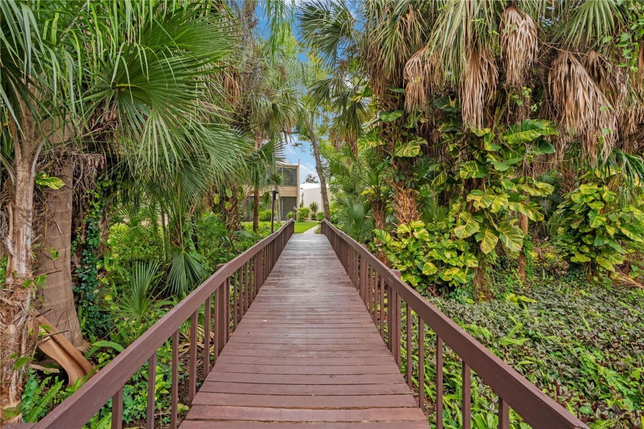 597 Lakeside Drive , Unit 205, Bradenton, FL 34210 Photo