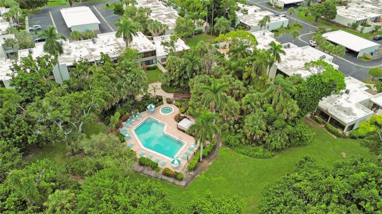 597 Lakeside Drive , Unit 205, Bradenton, FL 34210 Photo