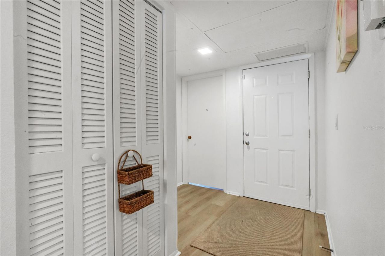 597 Lakeside Drive, Unit 205, Bradenton, FL 34210 Photo