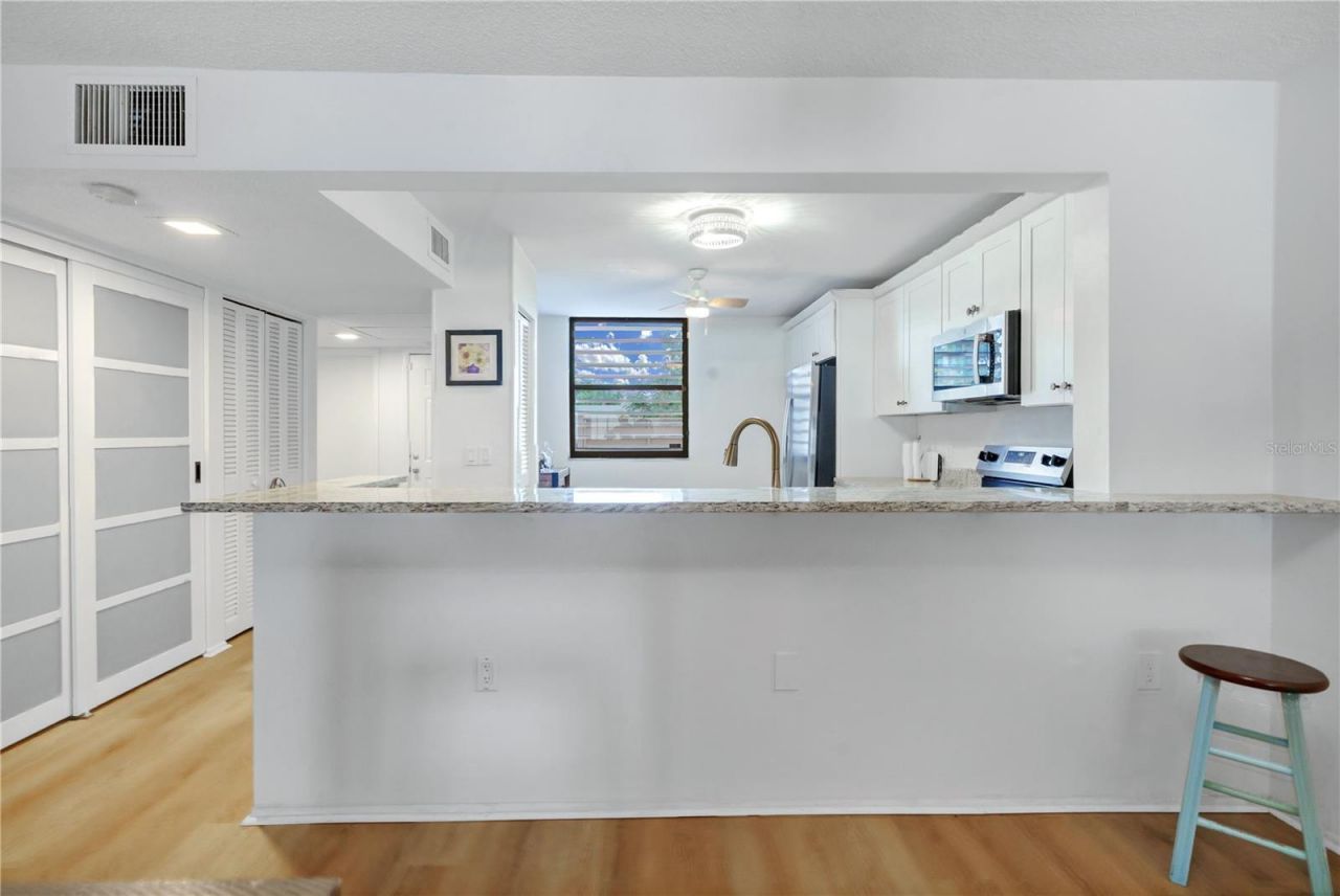 597 Lakeside Drive , Unit 205, Bradenton, FL 34210 Photo