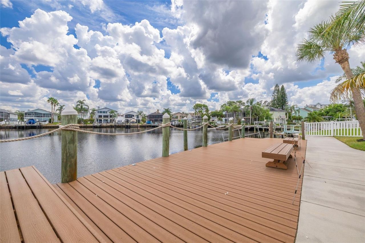 6206 Bayside Drive, New Port Richey, FL 34652 Photo