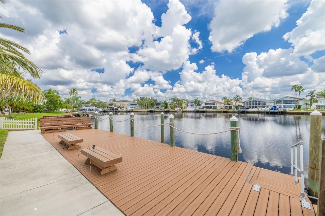 6206 Bayside Drive, New Port Richey, FL 34652 Photo
