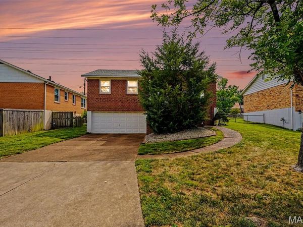 9104 Lemona Drive, St Louis, MO 63123