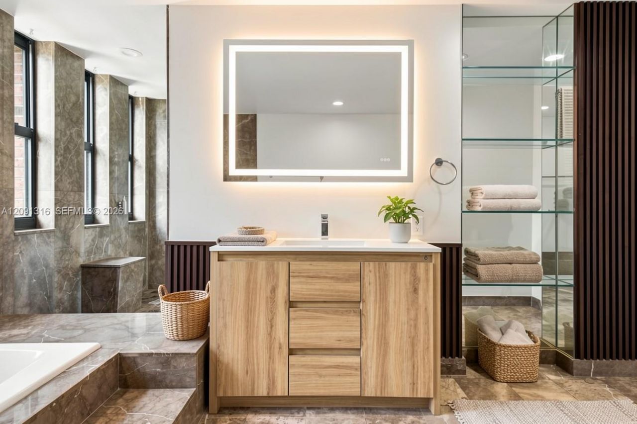 1542 NE Quayside Ter , Unit D2, Miami, FL 33138 Photo