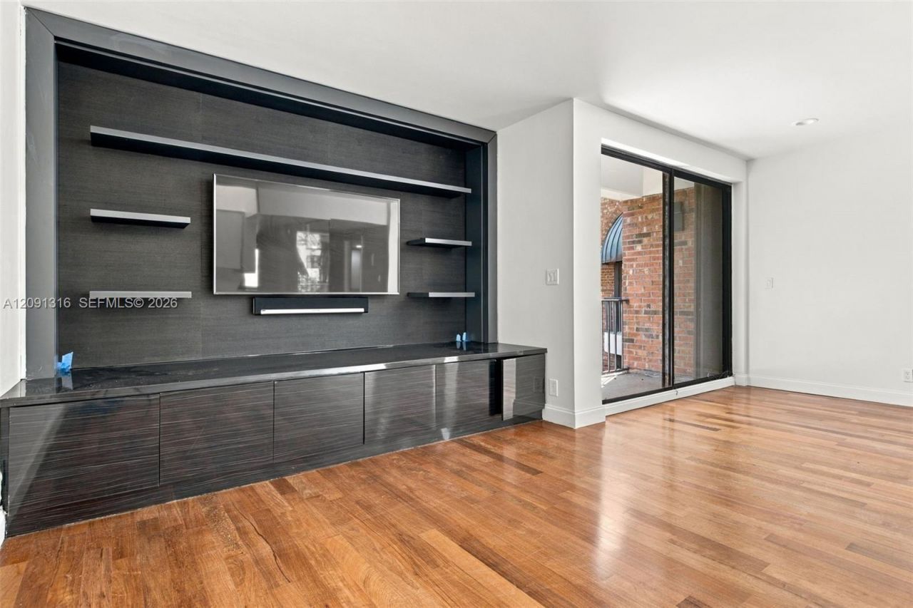 1542 NE Quayside Ter , Unit D2, Miami, FL 33138 Photo