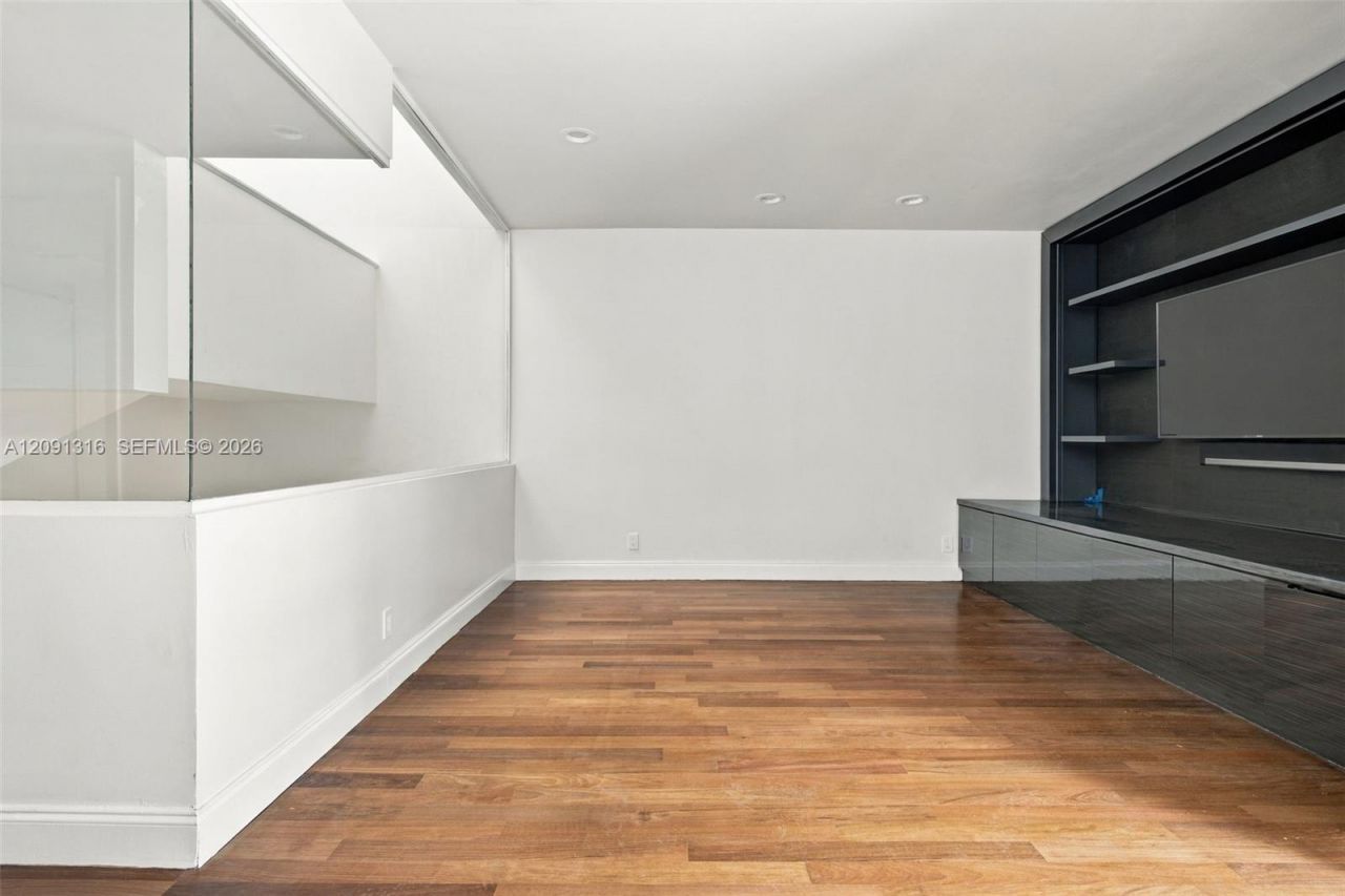 1542 NE Quayside Ter , Unit D2, Miami, FL 33138 Photo