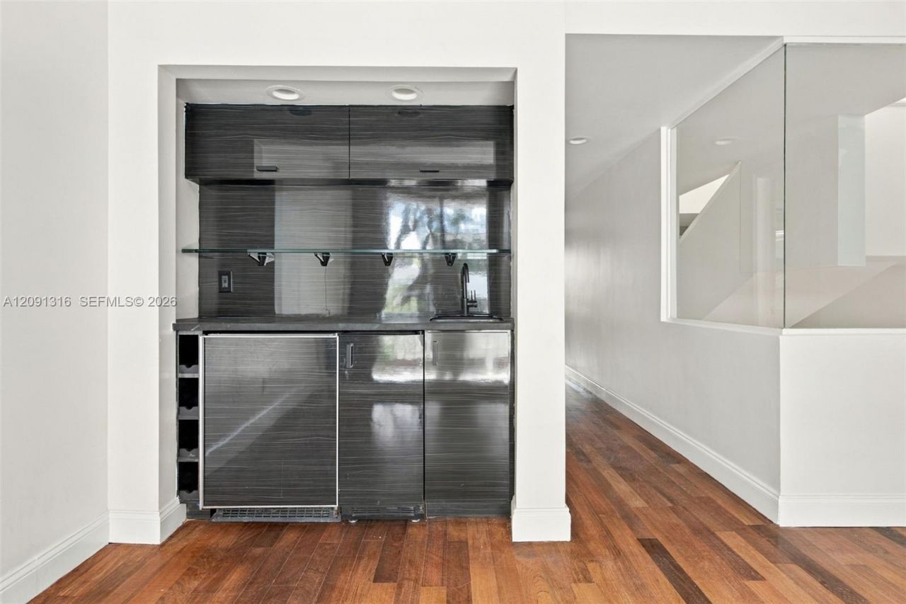 1542 NE Quayside Ter , Unit D2, Miami, FL 33138 Photo