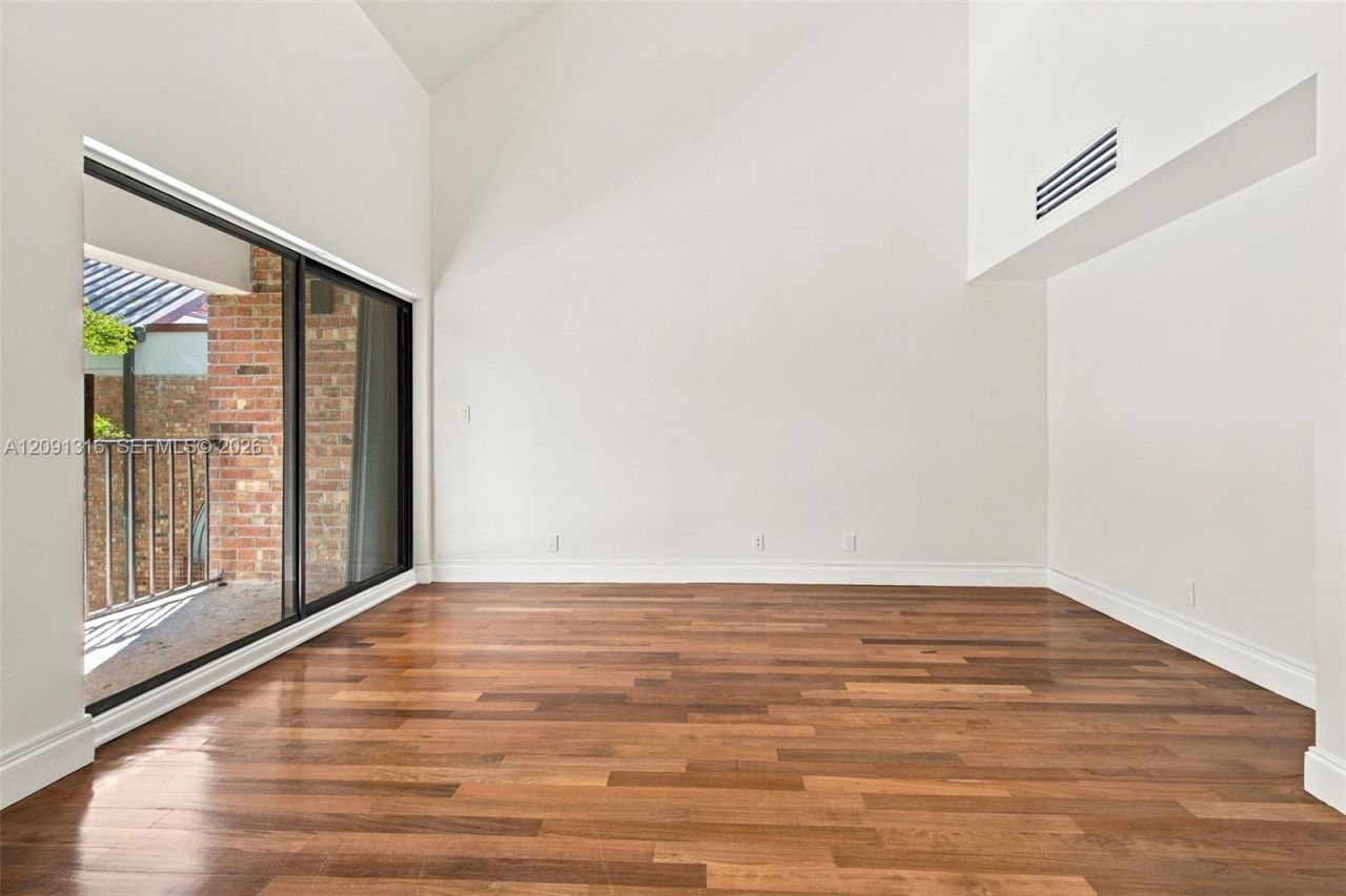 1542 NE Quayside Ter , Unit D2, Miami, FL 33138 Photo