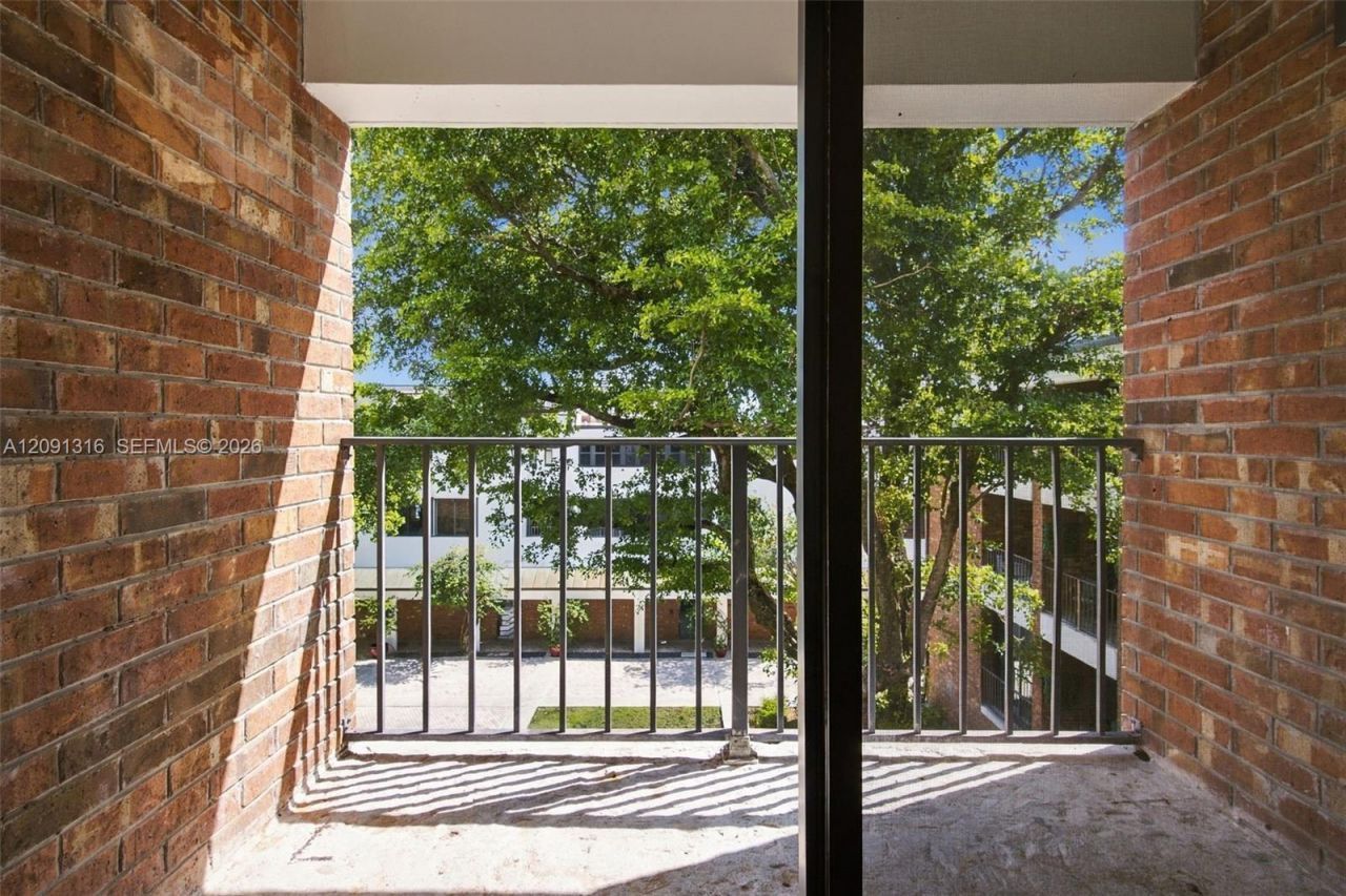 1542 NE Quayside Ter , Unit D2, Miami, FL 33138 Photo