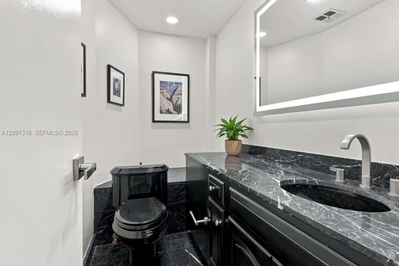 1542 NE Quayside Ter , Unit D2, Miami, FL 33138 Photo