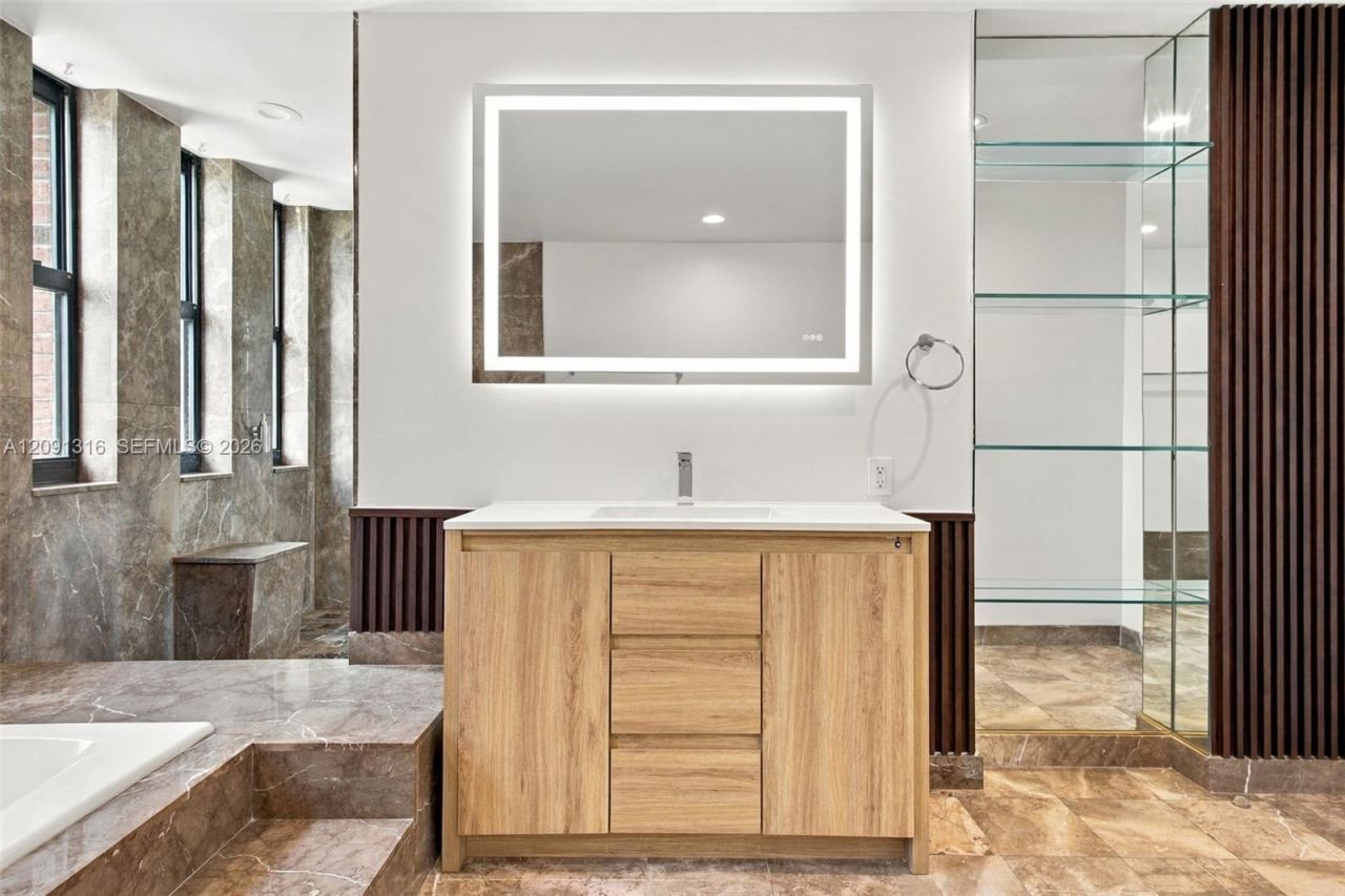 1542 NE Quayside Ter , Unit D2, Miami, FL 33138 Photo