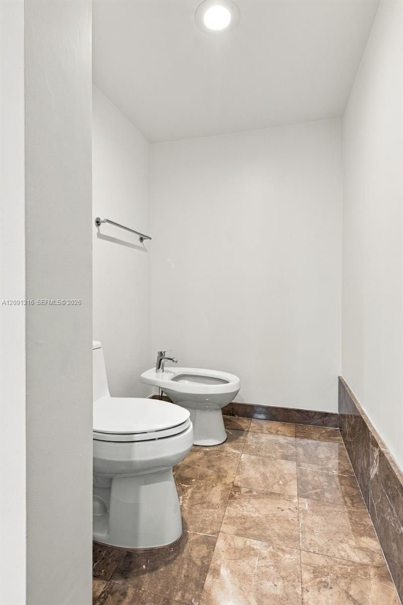 1542 NE Quayside Ter , Unit D2, Miami, FL 33138 Photo