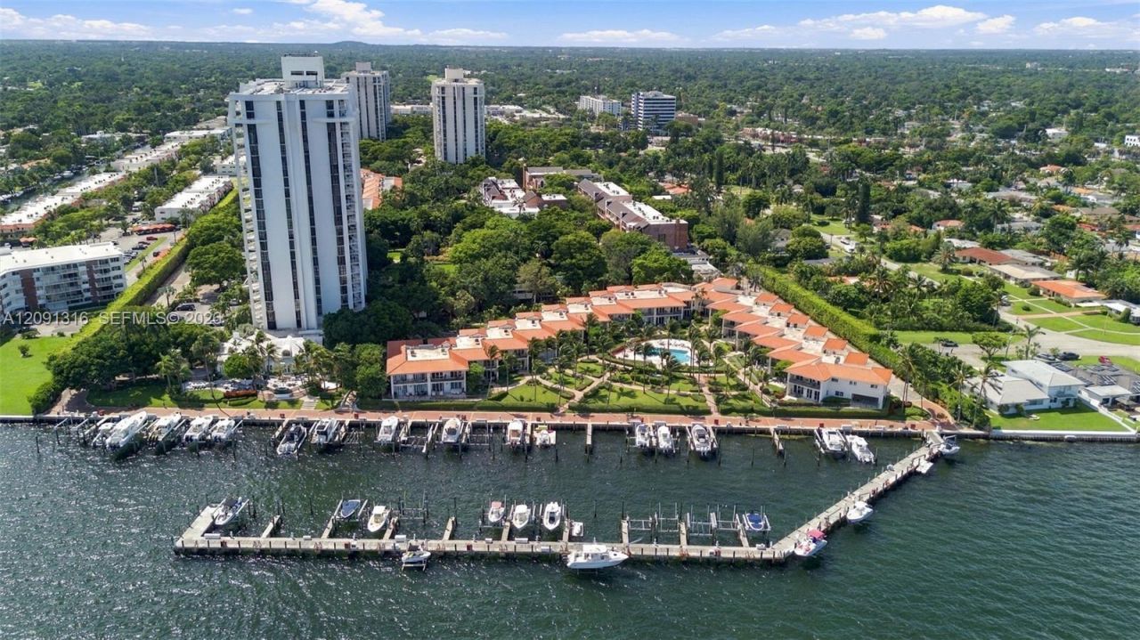 1542 NE Quayside Ter , Unit D2, Miami, FL 33138 Photo