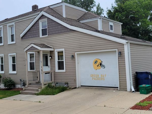 121 E Woodruff St NE, Port Washington, WI 53074