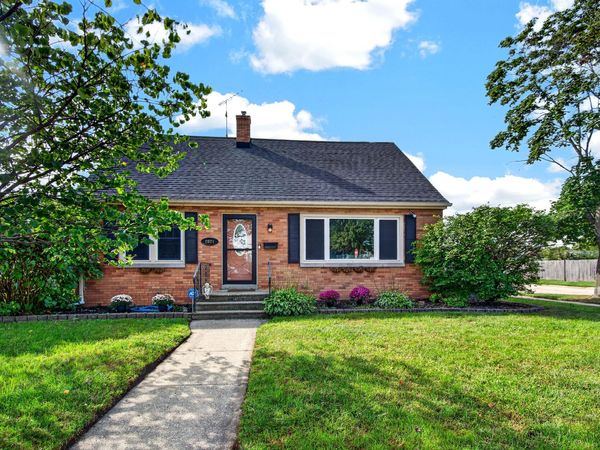 2021 79th St, Kenosha, WI 53143
