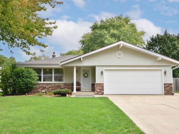 5944 S 35th St, Greenfield, WI 53221