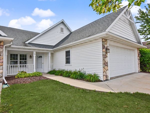 12 Cedar Ln, Elkhart Lake, WI 53020