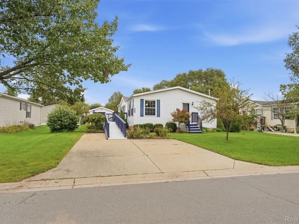 5486 Spring Creek Drive , Howell, Mi 48843