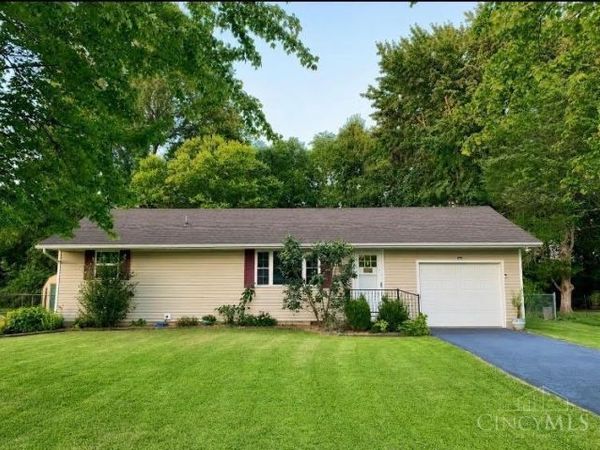 5389 Maple Grove Avenue, Blanchester, OH 45107