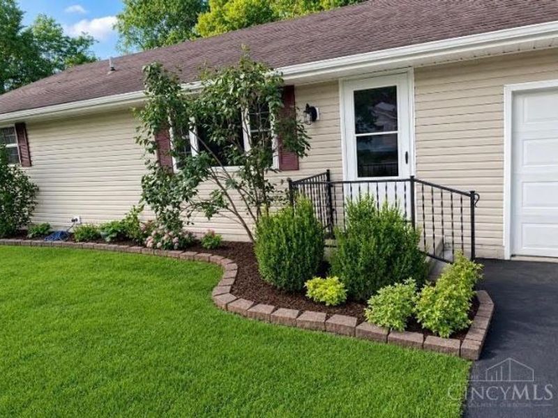 5389 Maple Grove Avenue, Blanchester, OH 45107 Photo 2