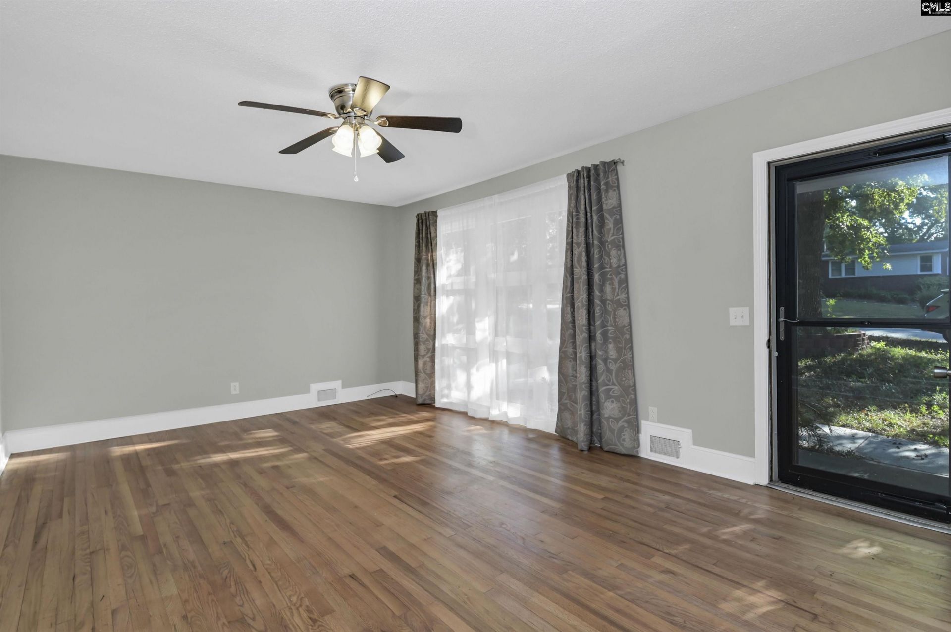 1615 Morninghill Drive  Photo 4